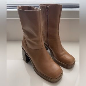 SOLD Steve Madden Tan Leather Chunky Platform Boots